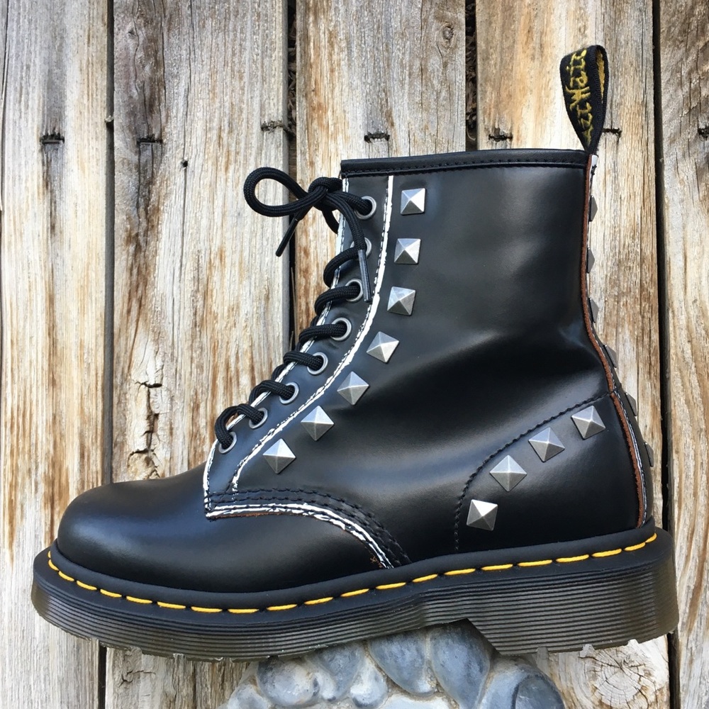 NWT Dr. Martens 1460 Stud Combat Boot Leather Black 6
